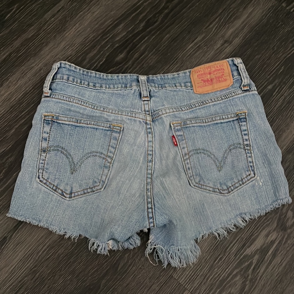 Levi shorts - Picture 2 of 4